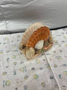 lot 4114 image: sea shell napkin holder