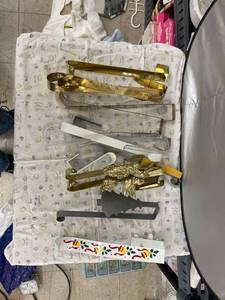lot 4118 image: lot of wreath hangers