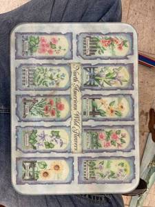 lot 4132 image: glass cutting board