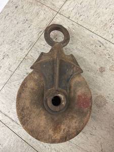 lot 4136 image: wood snatch block