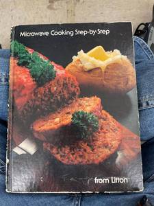 lot 4146 image: microwave cook book