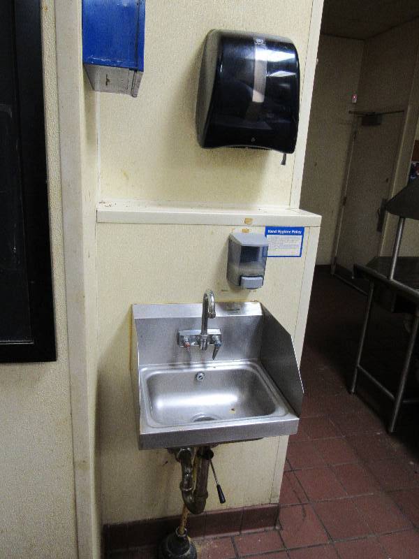 lot 150 image: Full Hand Wash Station