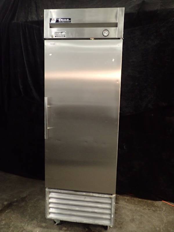 lot 3482 image: True T-23 Reach-In Refrigerator - One Door, 23 Cu. Ft.