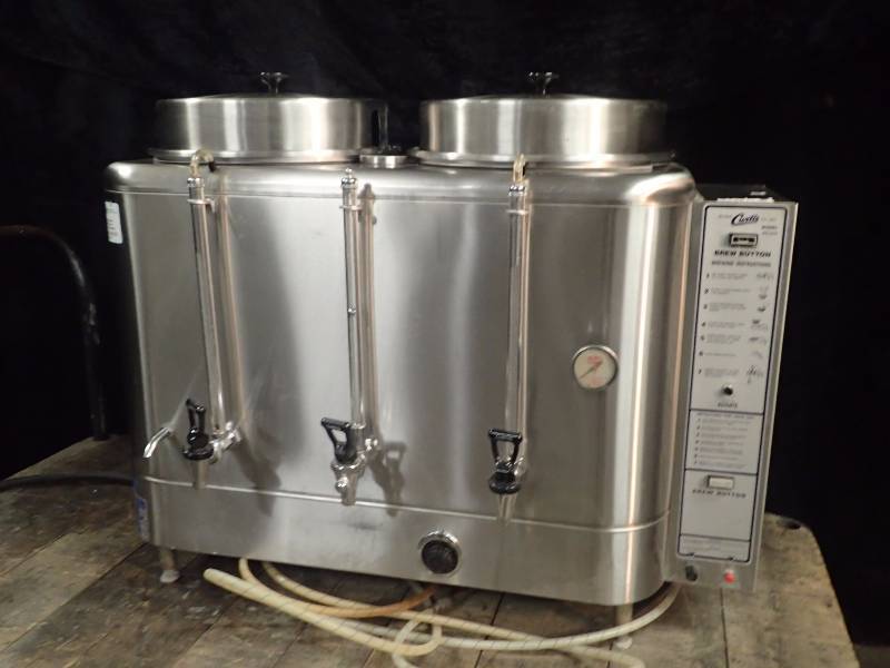 lot 3505 image: Wilbur Curtis RU-600-12 Twin Urn Coffee Brewer - 220V Single-Phase