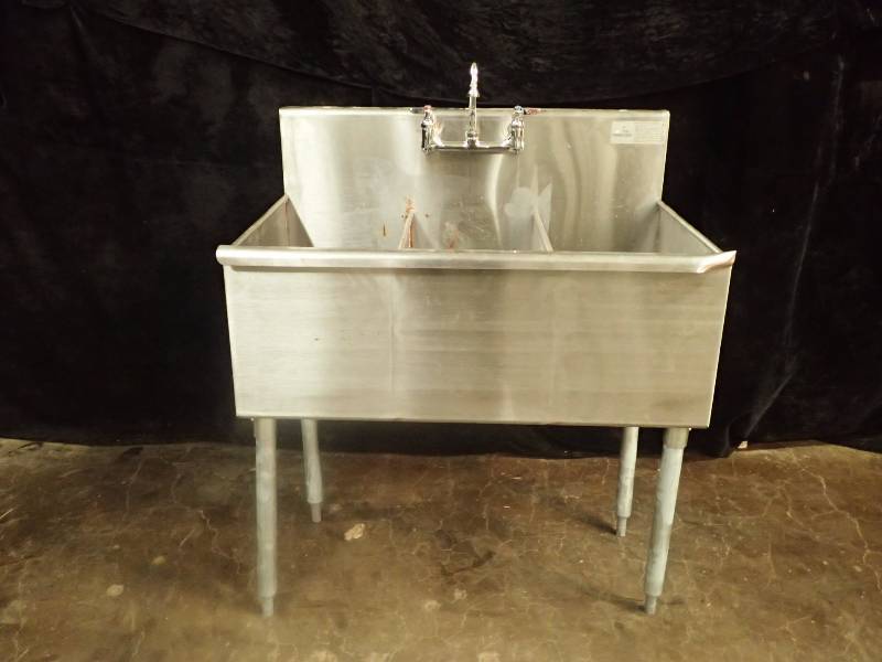 lot 3521 image: Stainless Steel 3 Bay Sink