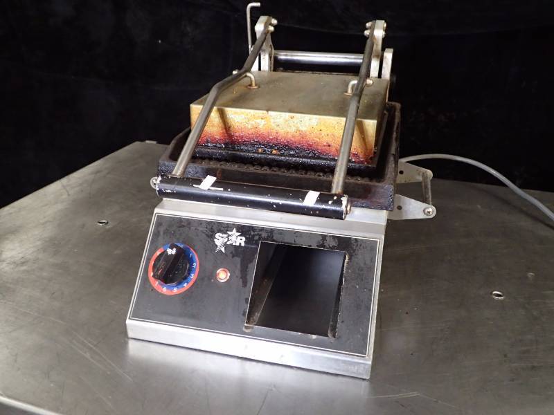 lot 3532 image: Star Manufacturing PaniniSandwich Press