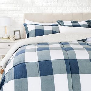 lot 1014 image: AmazonBasics 90x104 Super Soft Blanket