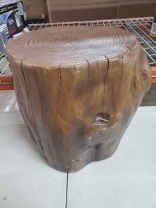 lot 1105 image: Faux Log Bench 19x15D