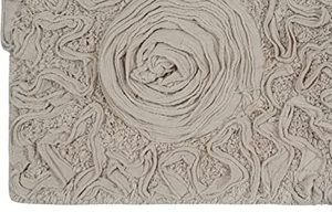 lot 625 image: Home Weavers Bell Flower Collection Rugs