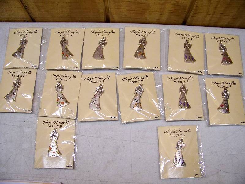 lot 502 image: 14 Ganz Angels Among Us Visor Clips