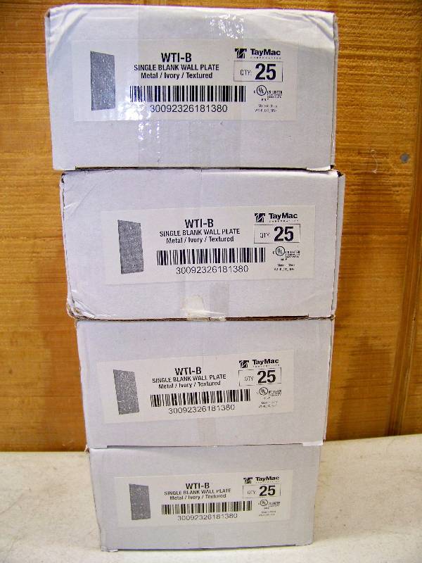 lot 515 image: 100 TayMac Single Blank Wall Plates