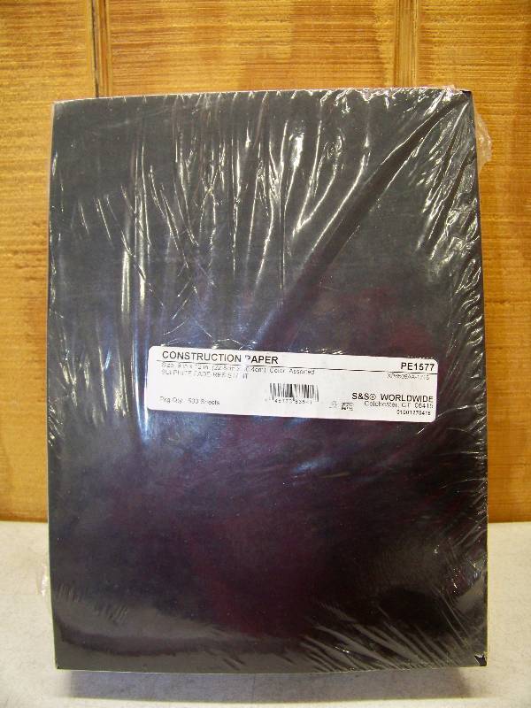 lot 541 image: 500 Sheets of Construction Paper