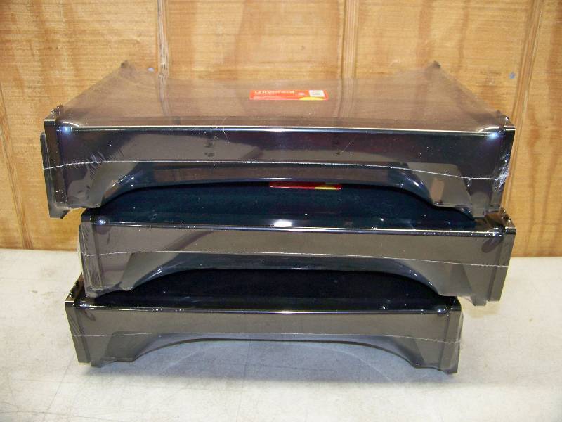 lot 551 image: 6 Universal Letter Trays