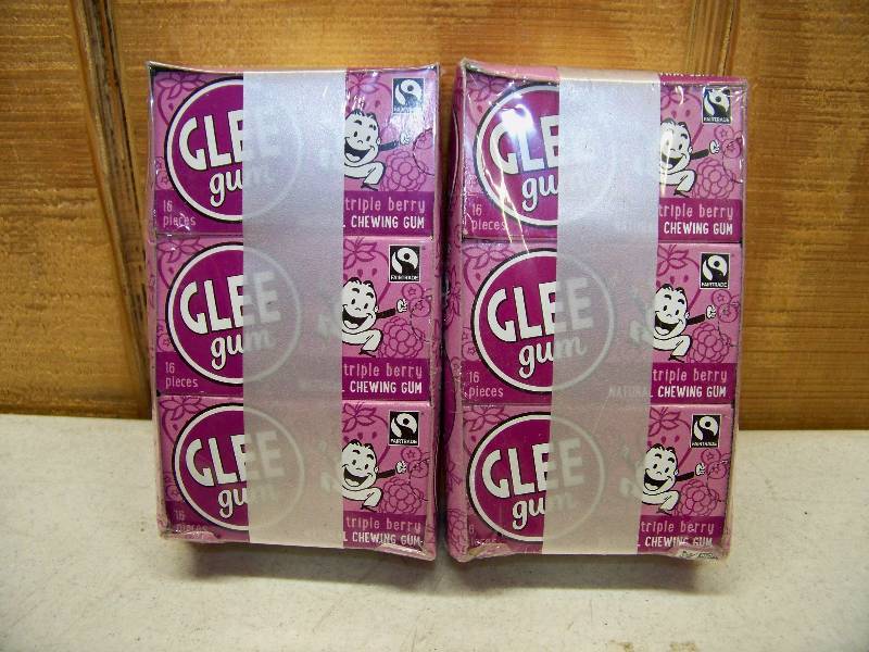lot 587 image: 24 Packs of Glee Natural Chewing Gum