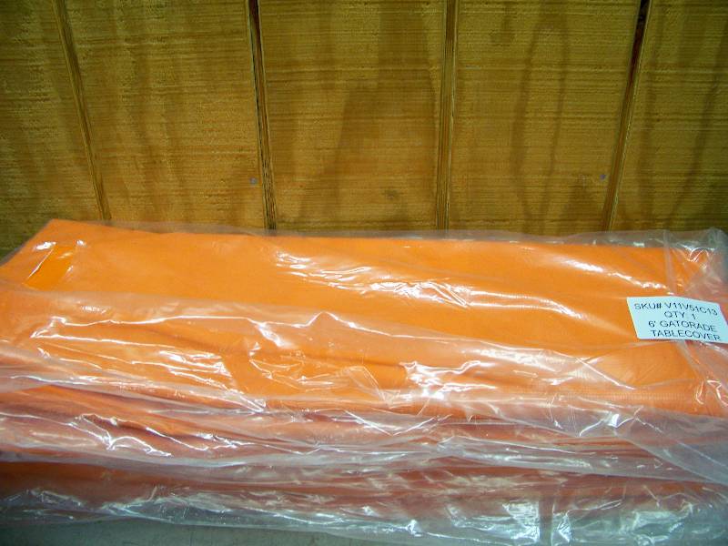 lot 623 image: 7 Gatorade Table Covers
