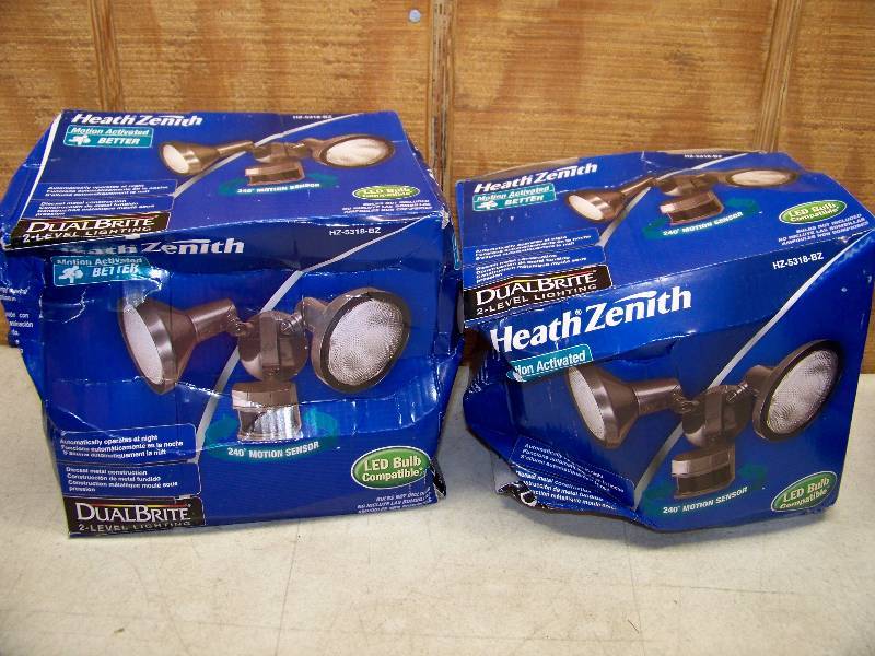 lot 624 image: 2 Heath Zenith Motion Lights