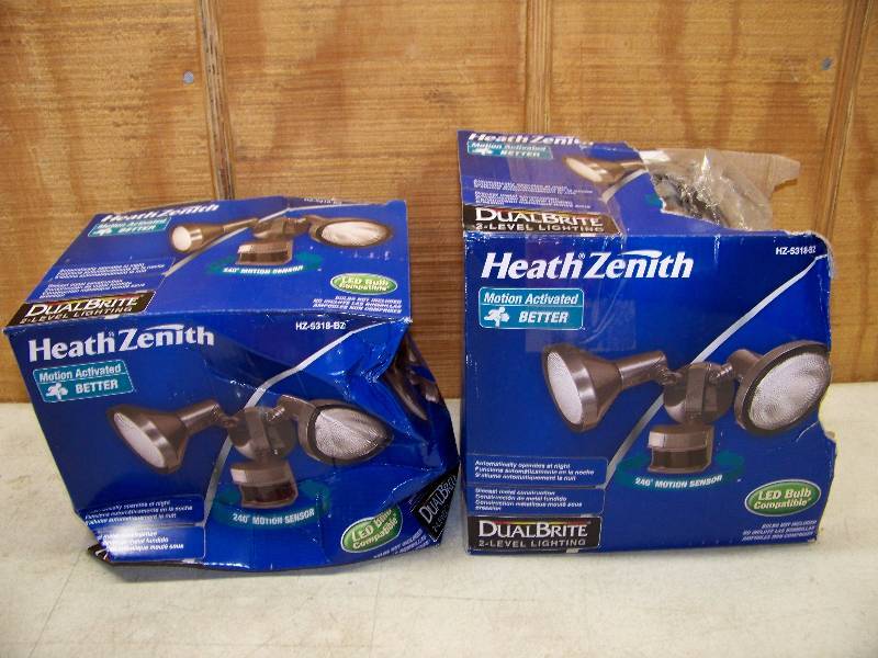 lot 625 image: 2 Heath Zenith Motion Lights