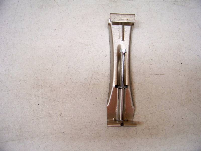 lot 641 image: Case of 50 Aluminum Gutter Hanger with Screw