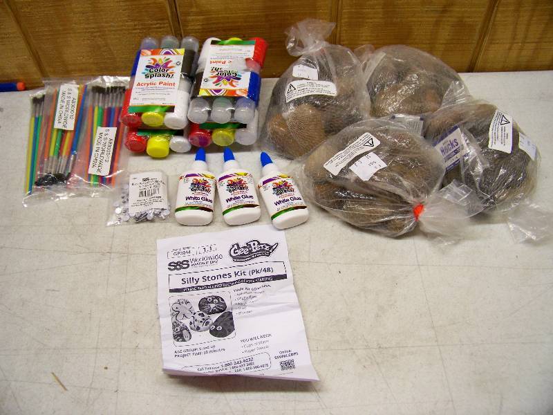 lot 666 image: Silly Stones Craft Kit