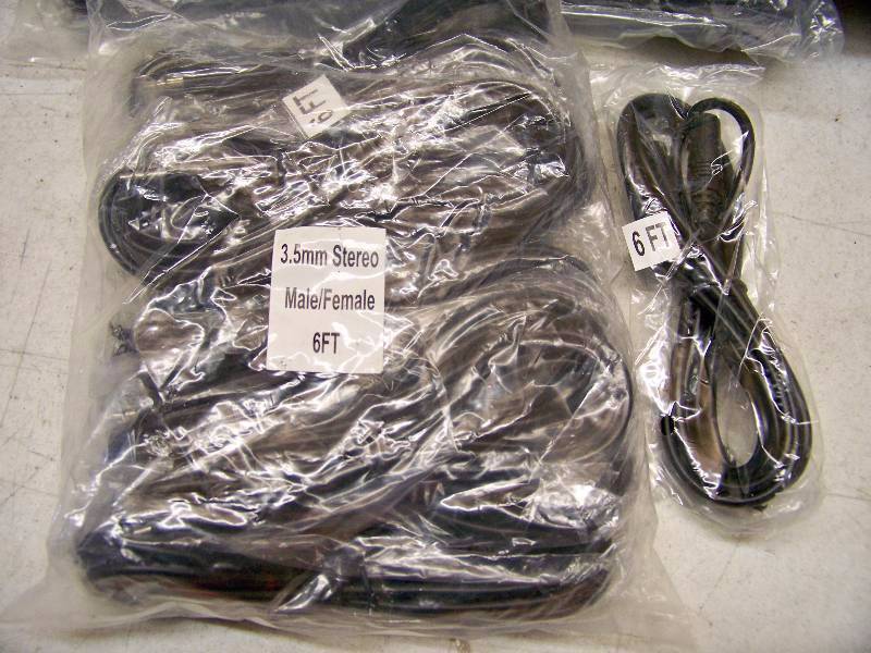 lot 701 image: 85 MaleFemale Stereo Aux Cords
