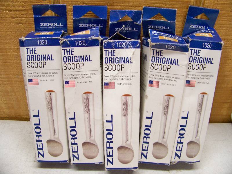 lot 759 image: 5 Zeroll Original Ice Cream Scoops