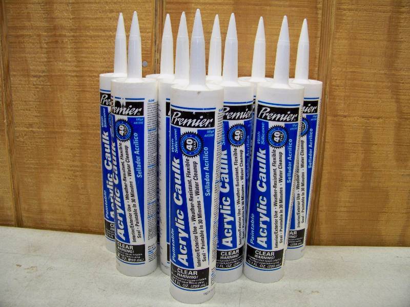 lot 768 image: 10 Tubes Acrylic Caulk