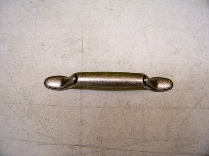 lot 775 image: 72 Drawer Pulls