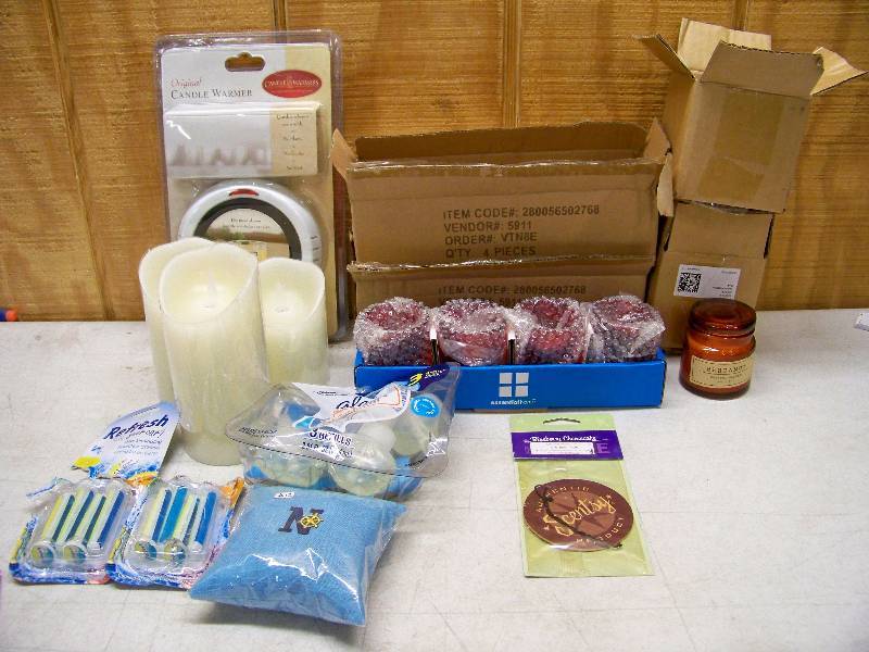 lot 777 image: Candles and Air Fresheners