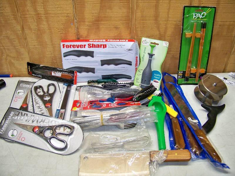 lot 778 image: Kitchen Utensils and Gadgets