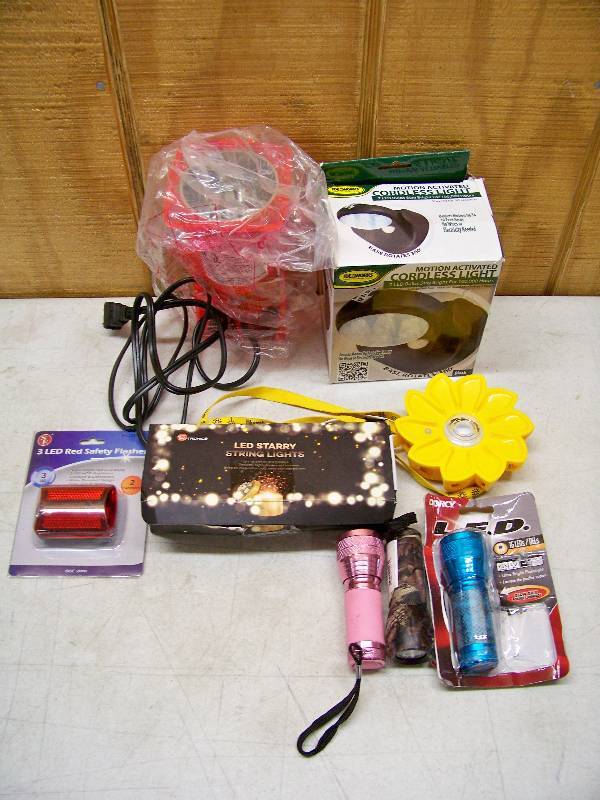lot 789 image: Flashlights, Lights and Strobelight