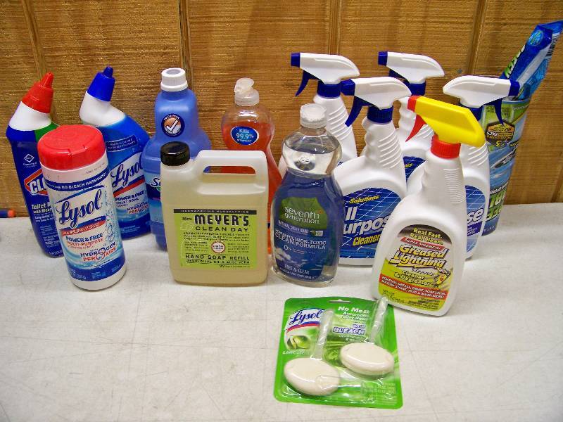 lot 792 image: Cleaning Supplies