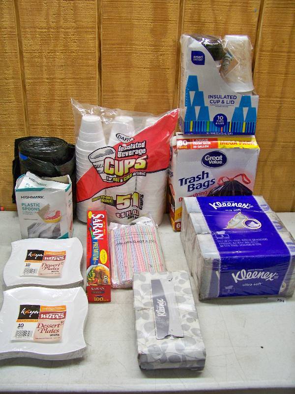 lot 794 image: Paper Goods