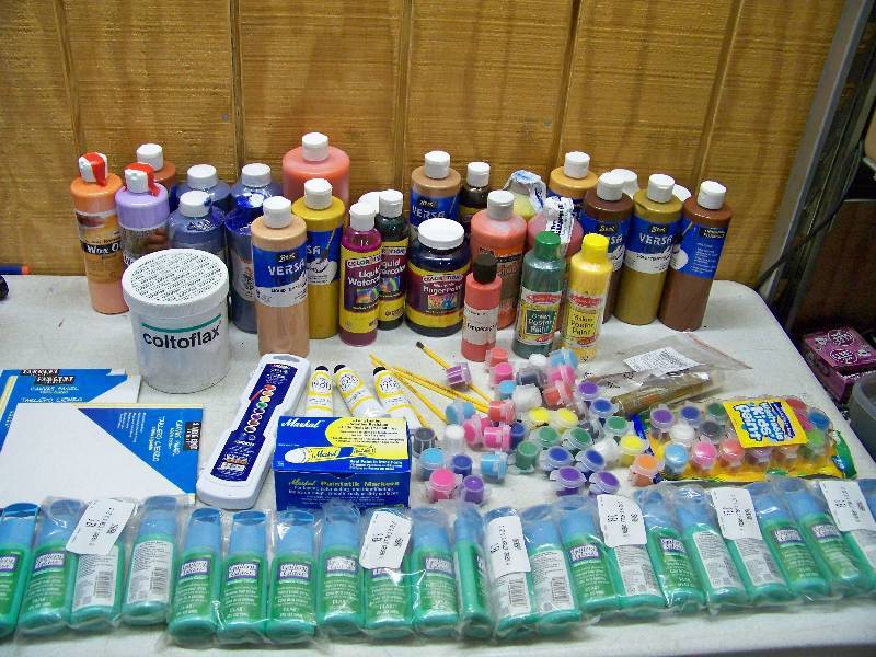 lot 817 image: Paint