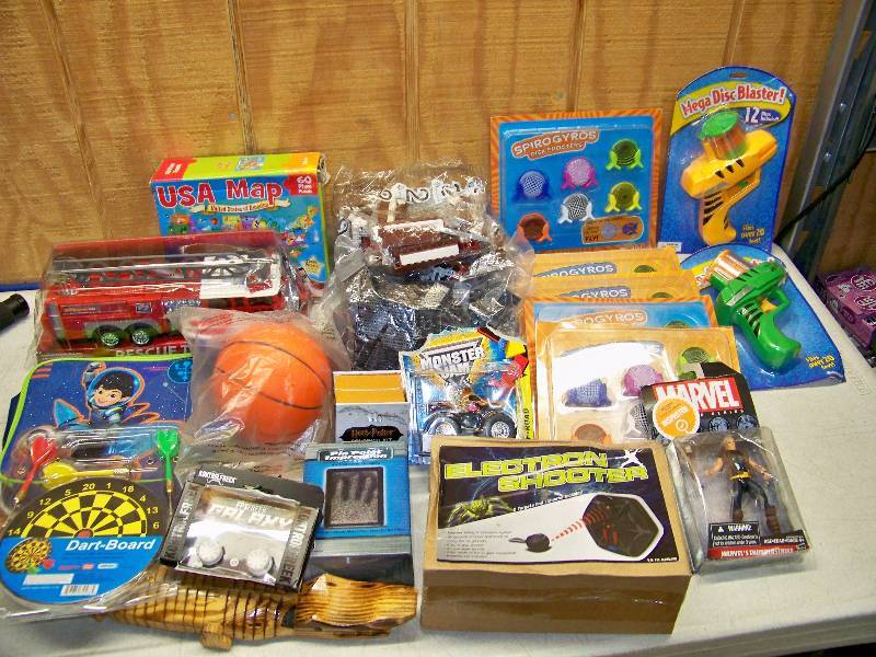 lot 819 image: Toys