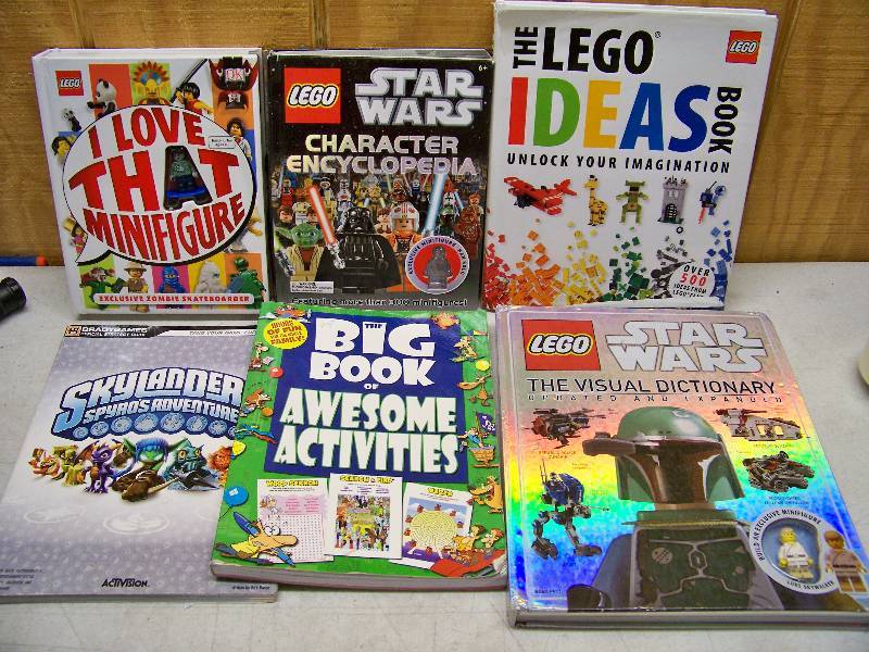 lot 846 image: Lego Books