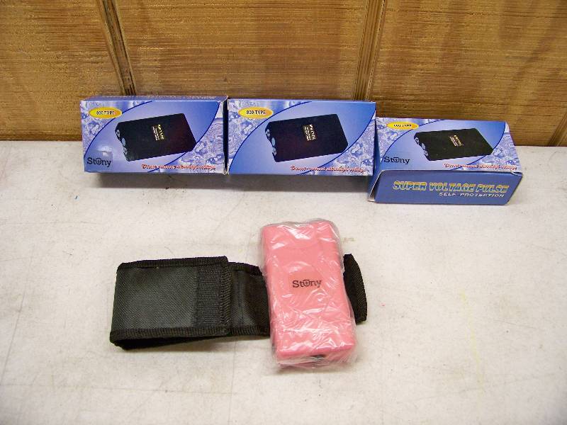 lot 852 image: 3 Stony Stun Guns