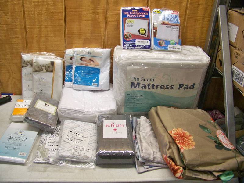 lot 857 image: Sheets, Shams and Pillow Cases