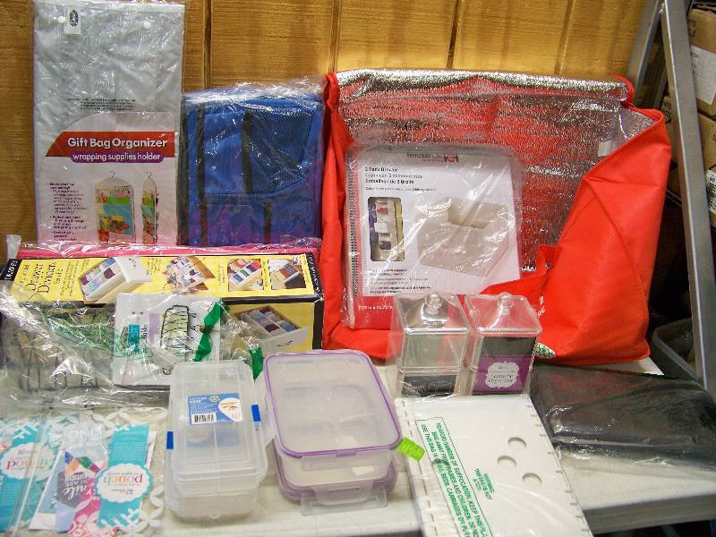 lot 858 image: Organizing Items