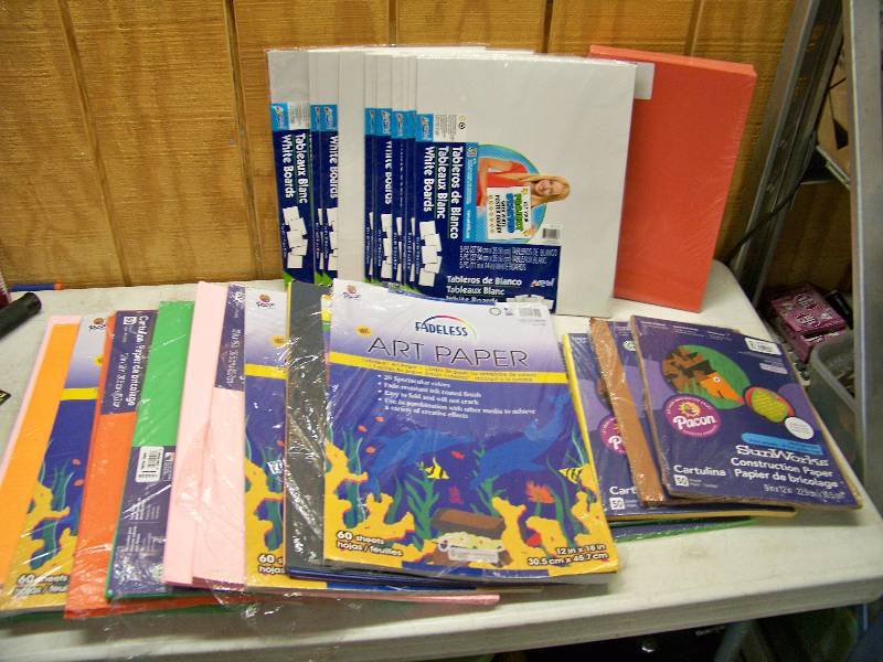 lot 865 image: Construction Paper, Card Stock and Poster Board