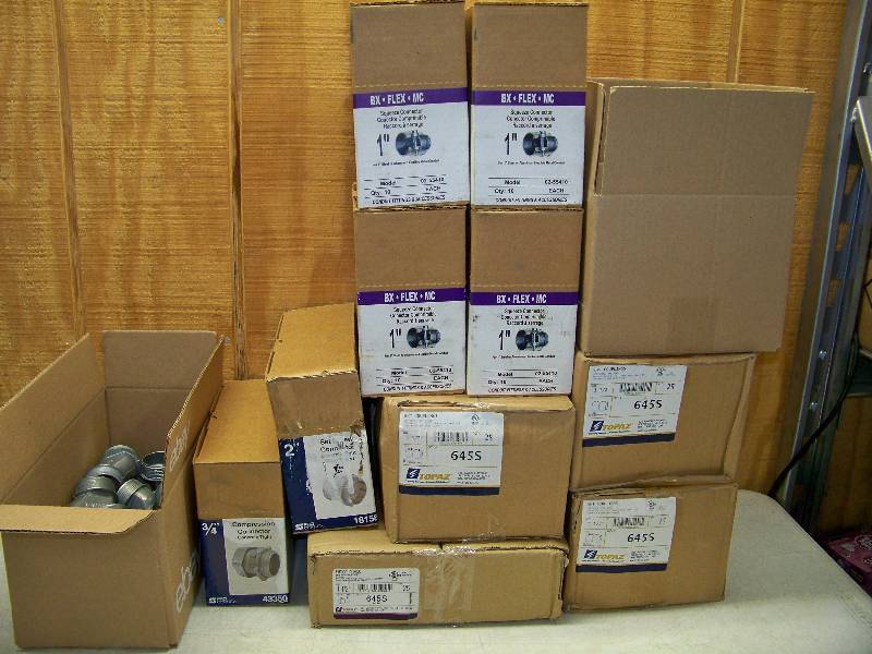 lot 880 image: Electrical Couplings and Connectors