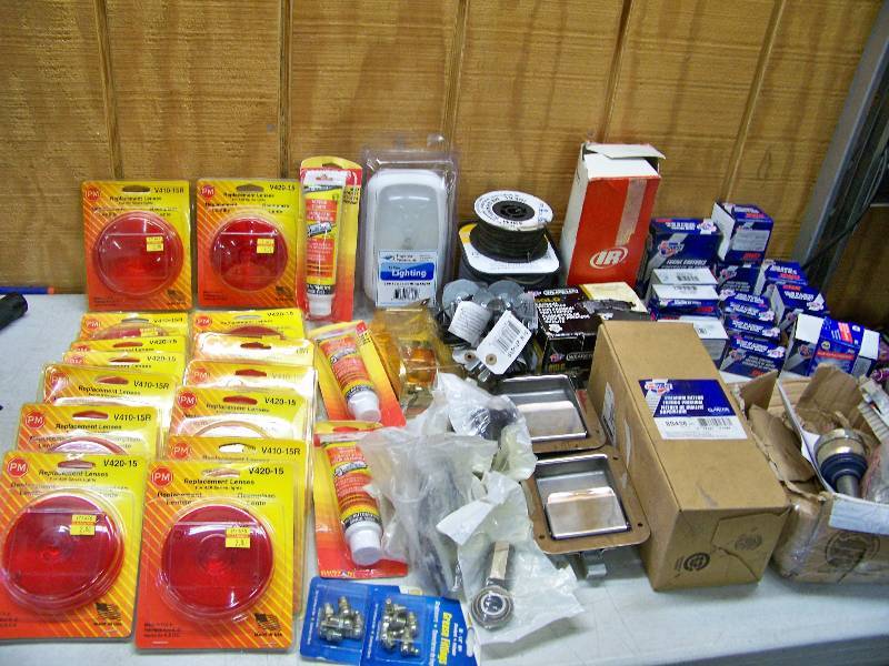 lot 883 image: Automotive