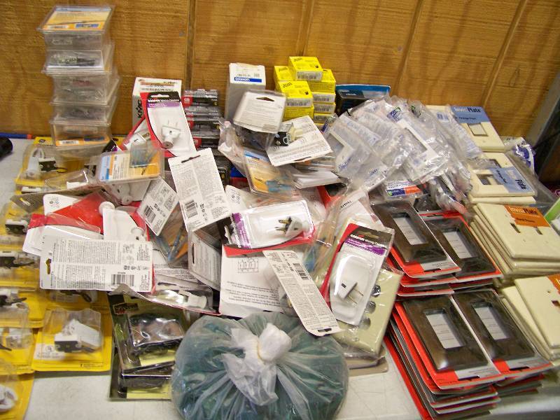 lot 884 image: Electrical