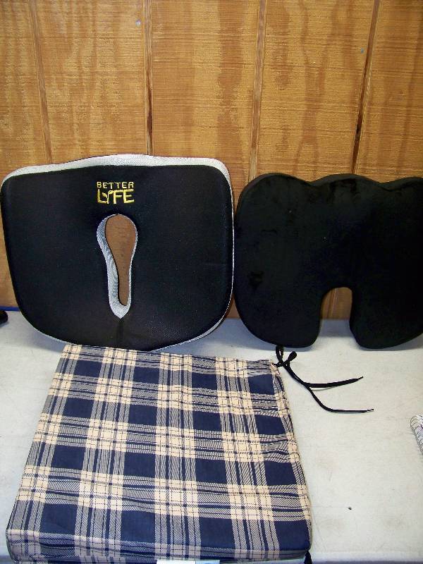 lot 891 image: 3 Memory Foam Seat Cushions