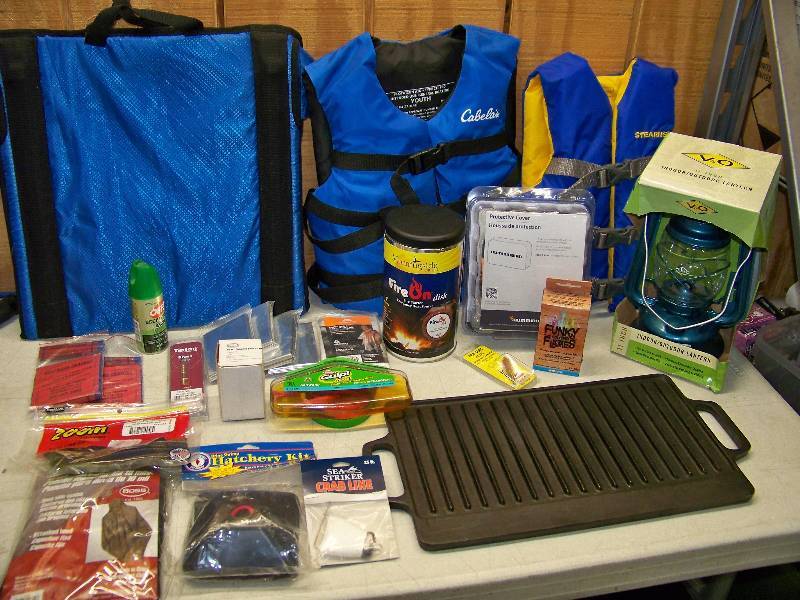 lot 906 image: Hunting, Fishing, Camping