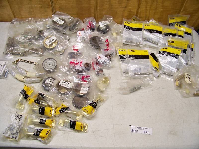 lot 921 image: Doorstops and Drawer Pulls