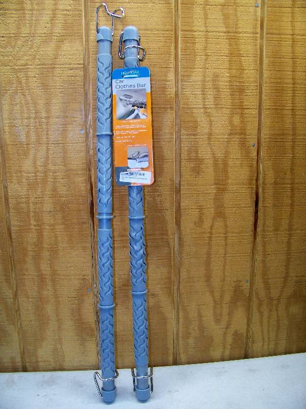 lot 929 image: 2 High Road Car Clothes Bars