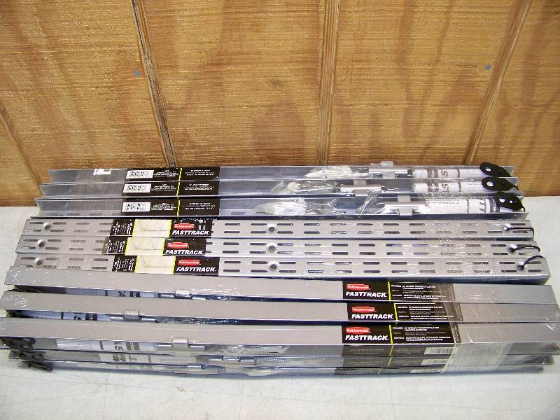 lot 936 image: 24 Rubbermaid Fastrack Rails