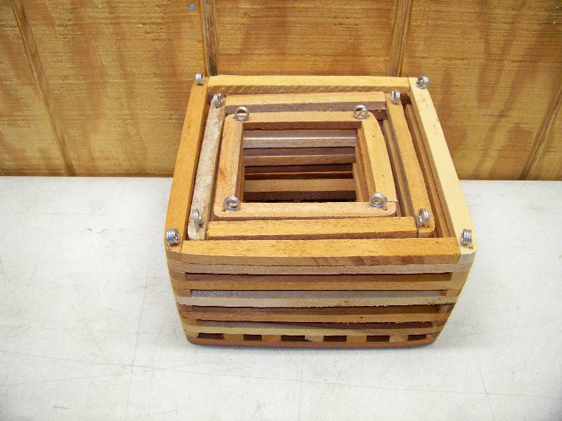 lot 660 image: Set of 3 Wooden Nesting Crates