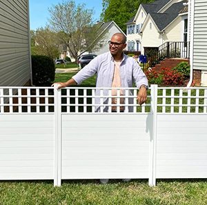 lot 42465 image: Zippity Outdoor Products ZP19060 Keswick No-Dig Vinyl Kit 2-Pack (44 H x 42 W) Privacy Screen and Fence, White