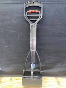 lot 33697 image: Black Plastic Pooper Scooper 25